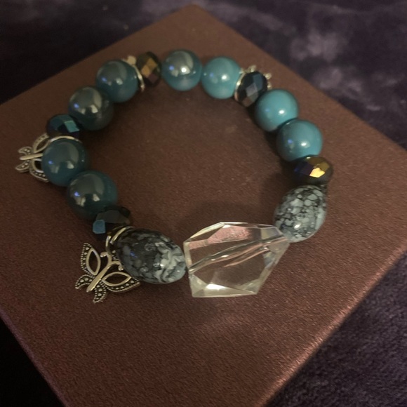 Bracelets - Picture 11 of 14